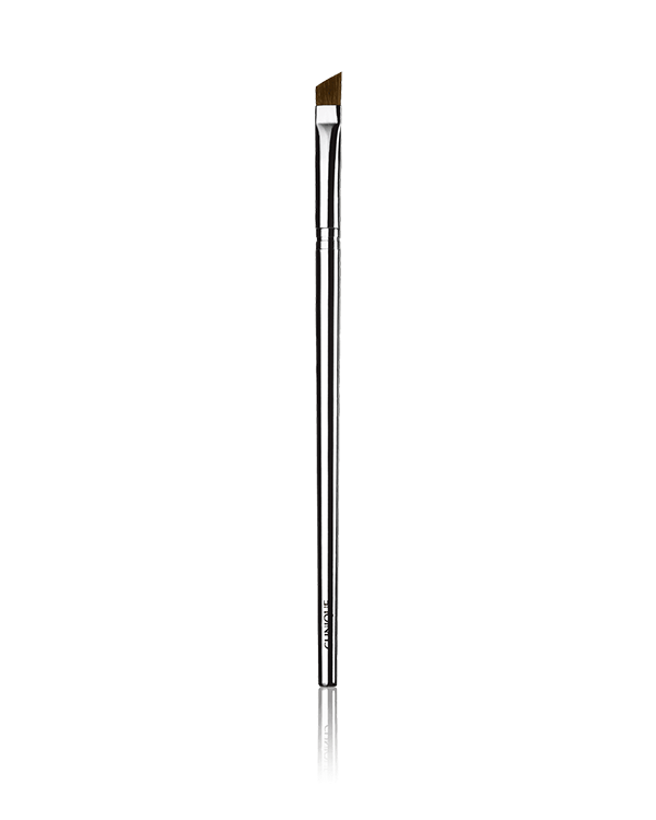 Eye Definer Brush, 斜めにカットされた堅めのブラシで、ソフトで美しいアイ ラインを実現するアイ ライナー ブラシ。